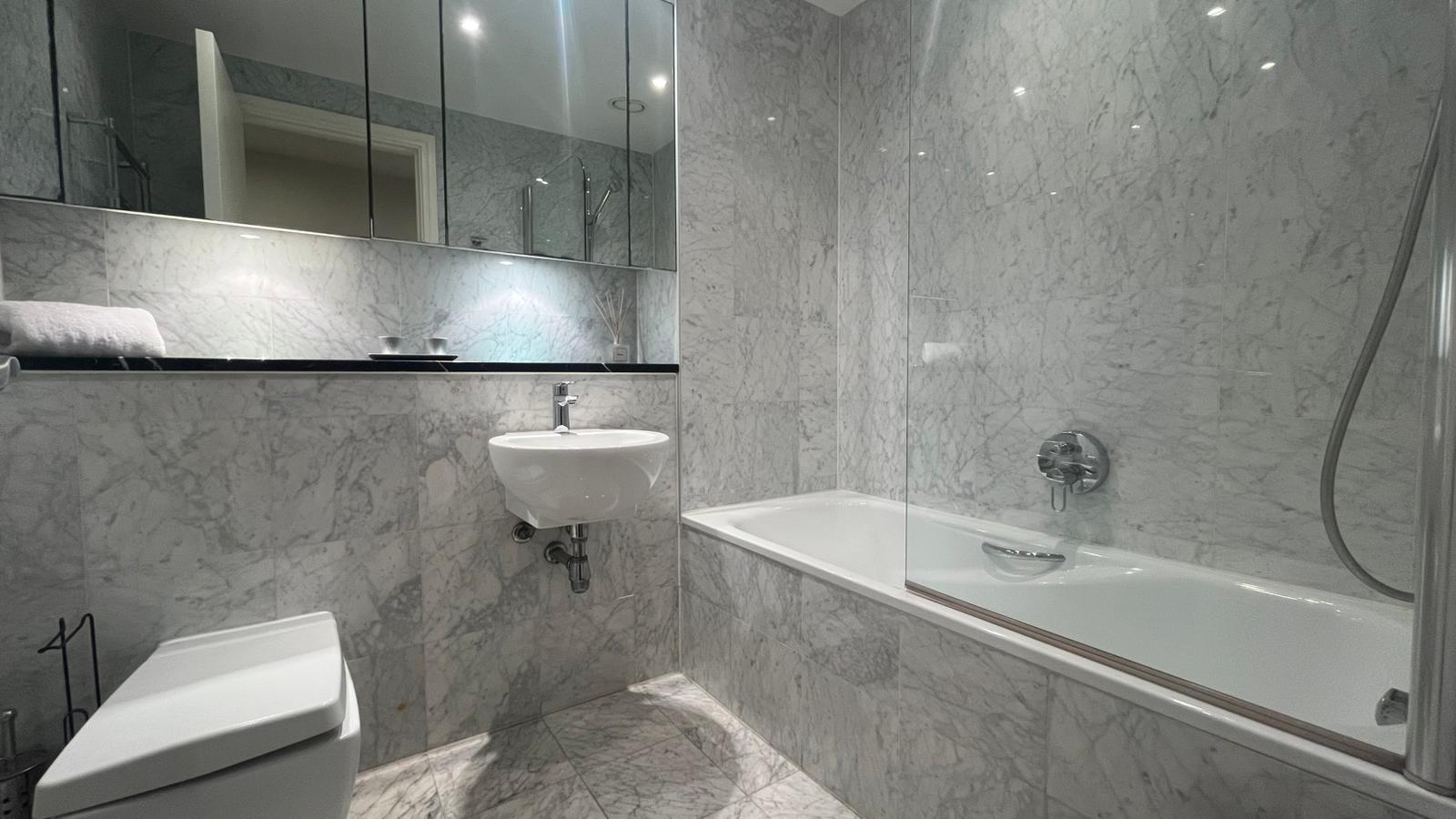 Image of Apartment - 2 Bedrooms - 2 Bathrooms for Rental in Tradewinds-Gibraltar, Image 8